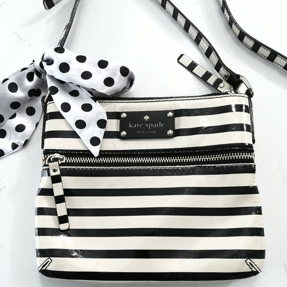 Kate Spade crossbody Black & White striped Adjustable strap. Chic Retro - Picture 2 of 9